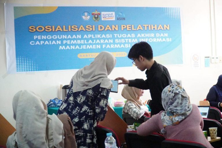 Sosialisasi dan Pelatihan SIMFA sebagai Aplikasi Tugas Akhir dan Capaian Pembelajaran Fakultas Farmasi Unhas