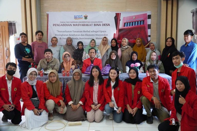 Berdayakan Kelompok Wanita Tani, Farmasi Unhas Ajarkan Pembuatan Produk Jamu Beras Kencur