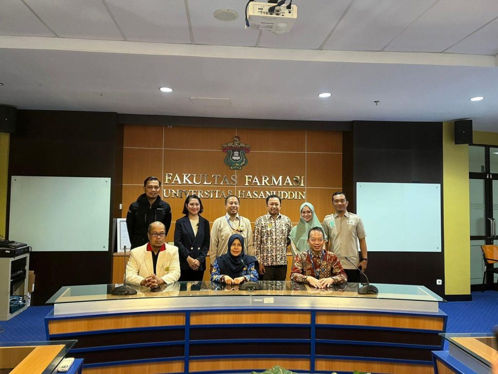 Fakultas Farmasi Unhas Kedatangan Ketua Umum PATELKI Bersama Anggota Bahas Penjajakan Kerjasama