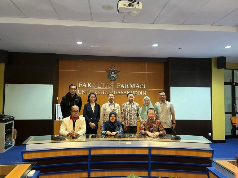Fakultas Farmasi Unhas Kedatangan Ketua Umum PATELKI Bersama Anggota Bahas Penjajakan Kerjasama