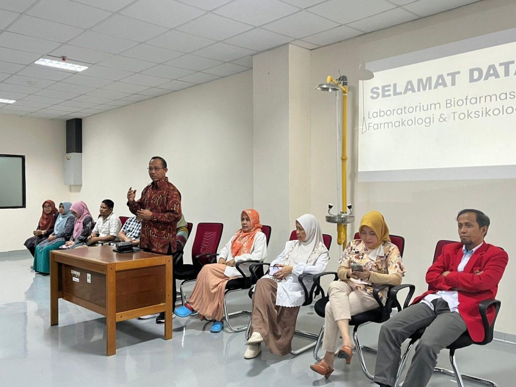 In-Bound Student : Mahasiswa Universitas Wallacea Belajar di Fakultas Farmasi Unhas