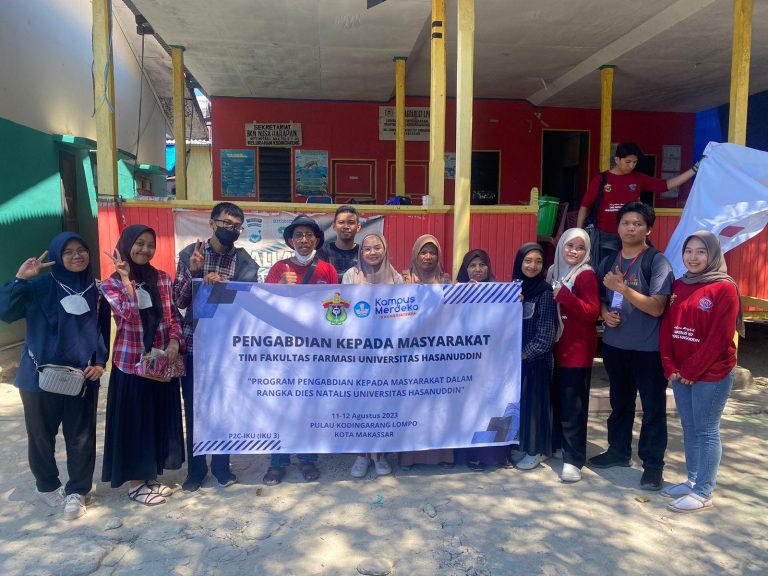 Program Pengabdian Kepada Masyarakat Dalam Rangka Dies Natalis Unhas Yang ke-67 Fakultas Farmasi Unhas Ikut Andil Berpartisipasi Dalam Penyuluhan Kesehatan & Pemeriksaan Kesehatan.