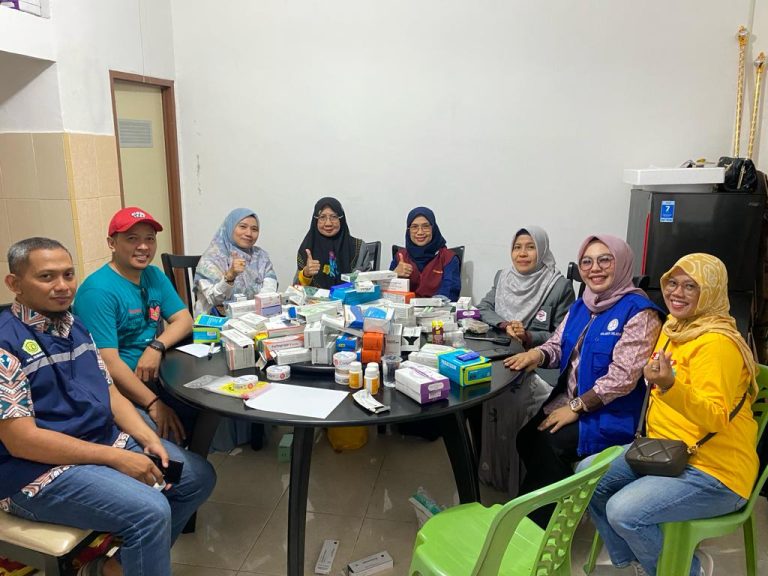Dalam Rangka World Pharmacist Day : Laboratorium Farmasi Klinik Farmasi Unhas Bersama PD IAI Sulsel Adakan Penyuluhan Dagusibu & Pemeriksaan Kesehatan Gratis