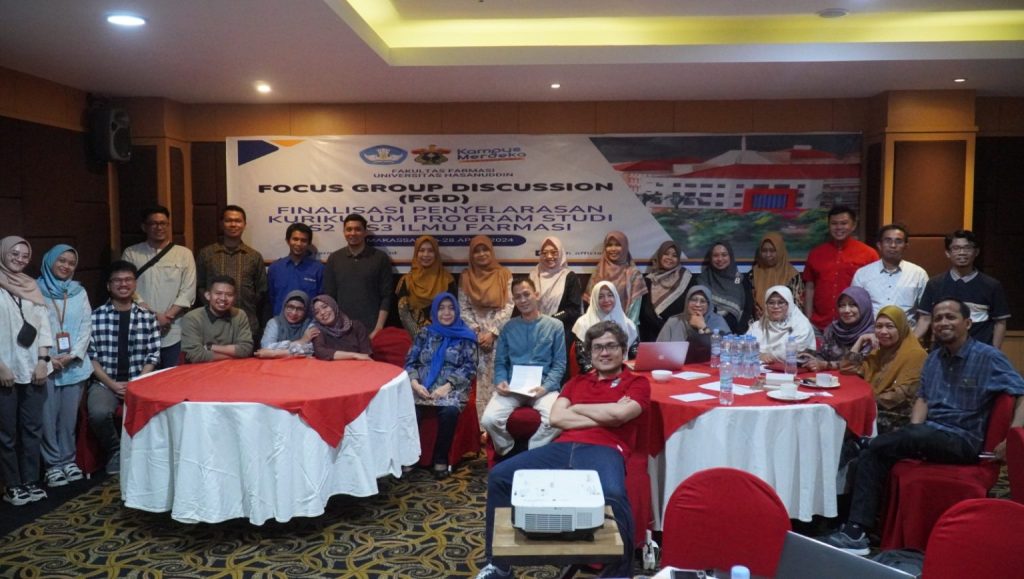 Focus Group Discussion (FGD) Finalisasi dan Penyelarasan Kurikulum Program S2 dan S3 Fakultas Farmasi Universitas Hasanuddin