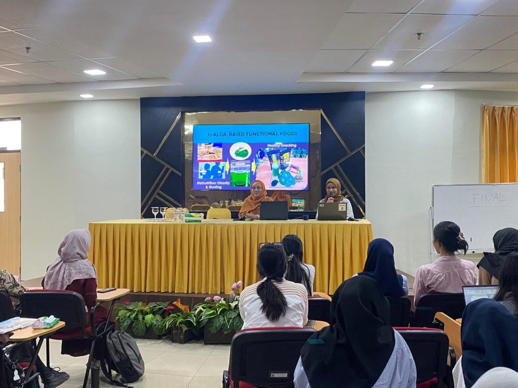 Kuliah Tamu Fakultas Farmasi Unhas: Marine Biotechnology and Its Industrial Application oleh Dr. rer. nat. Kustiariyah Tarman dari IPB