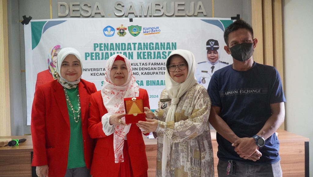 Penandatanganan Kerjasama dan Pengabdian Masyarakat oleh Fakultas Farmasi Unhas di Desa Sambueja Kabupaten Maros