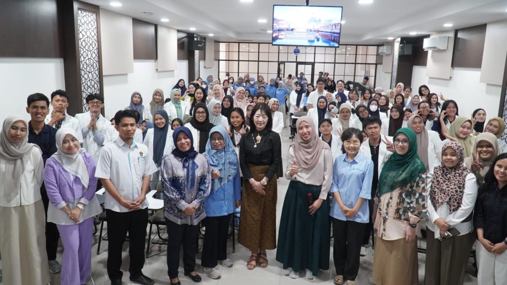 KULIAH TAMU : Innovations in Natural Product-Blased Pharmaceuticals – Challenges And Opportunities