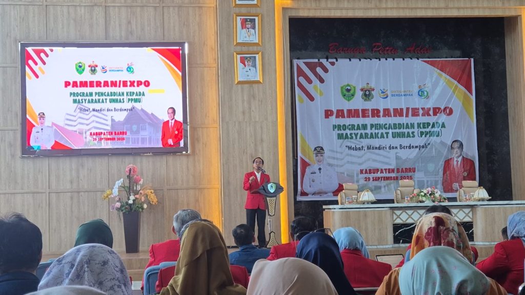 Fakultas Farmasi UNHAS laksanakan program Pengabdian kepada Masyarakat , targetkan Intensifikasi Edukasi dan Advokasi siswa SMA di Barru dalam rangka Dies Natalis UNHAS ke-69