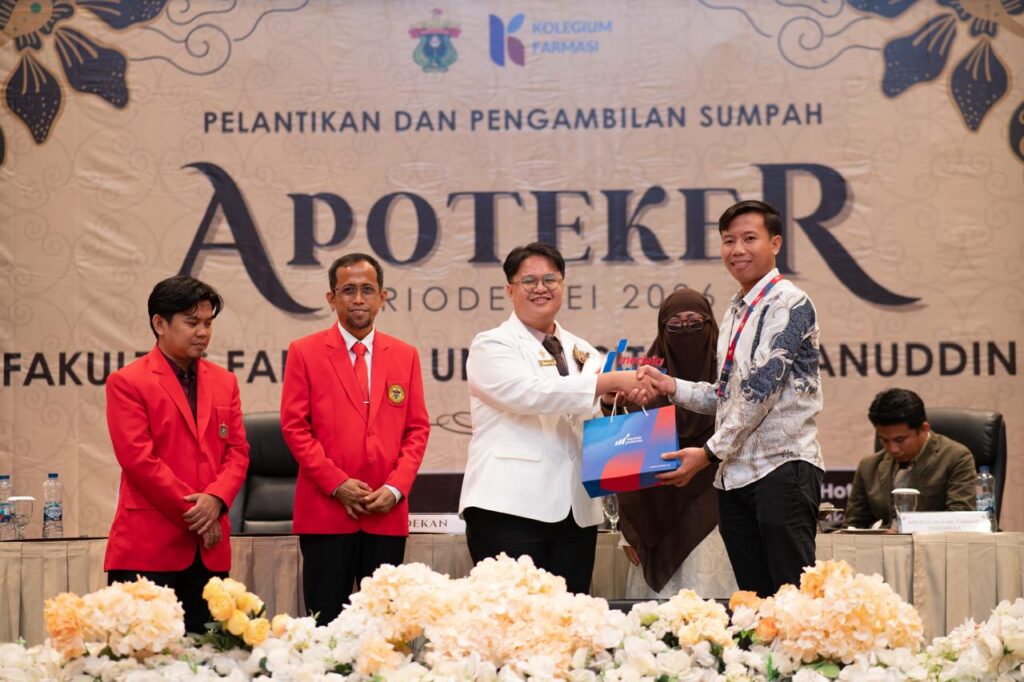 PT Anugrah Argon Medica Berikan Argon Awards untuk Lulusan Terbaik Apoteker Farmasi Unhas