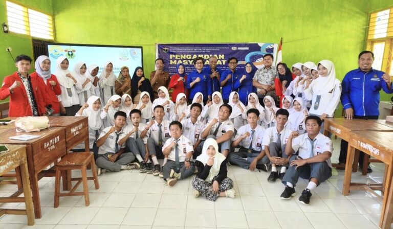 Fakultas Farmasi Unhas Kenalkan Bioteknologi melalui Praktik Isolasi DNA di SMA Negeri 16 Bulukumba
